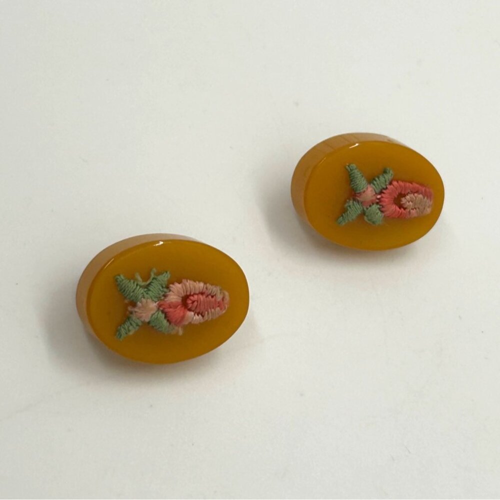 Bakelite Clip-On Earrings  Butterscotch Pink & Green Embroidered Floral Vintage - Picture 6 of 15